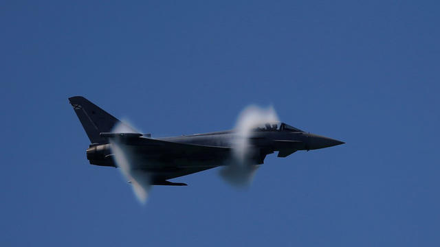 Máy bay chiến đấu Eurofighter Typhoon EF2000 của Tây Ban Nha (Ảnh: Reuters)