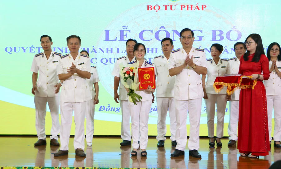 Trao quyết định bổ nhiệm lãnh đạo các phòng và tương đương thuộc THADS Đồng Nai và các khu vực trên toàn tỉnh.