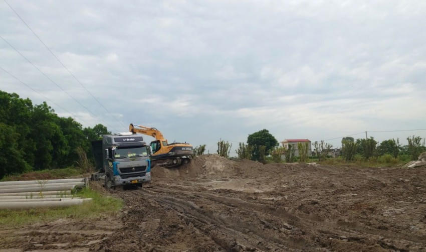 Hiên trường đổ chất thải trái phép của Công ty Việt Nhật.