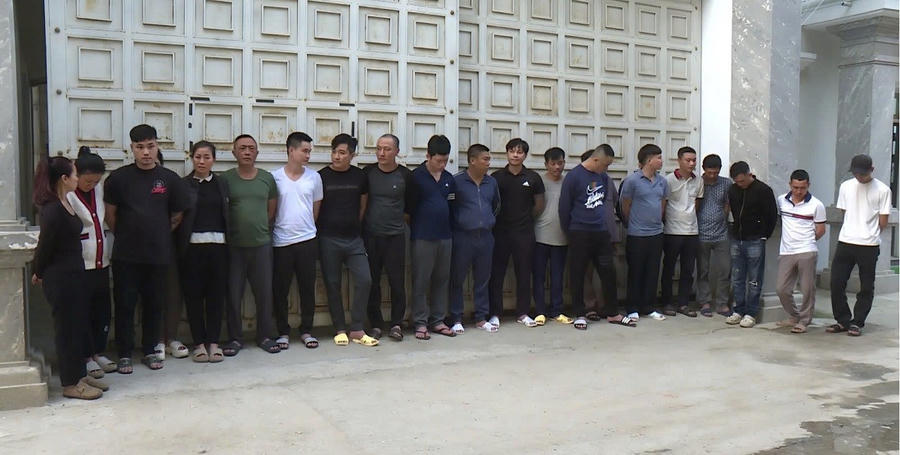 Nhiều đối tượng có tiền án, tiền sự tham gia vào 2 ổ nhóm đánh bạc - Ảnh Công an Nghệ An.