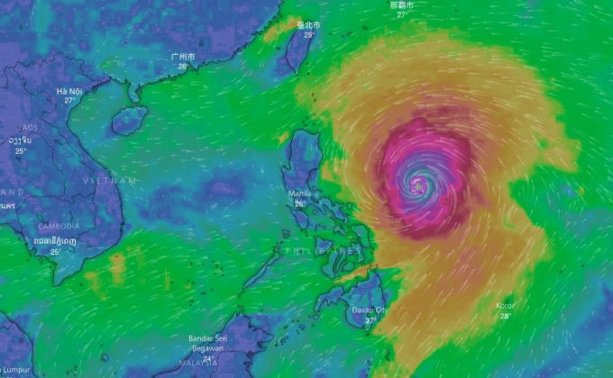 Siêu bão Mangkhut đang tiến vào biển đông với sức gió giật 200km/giờ. Ảnh: Windy.