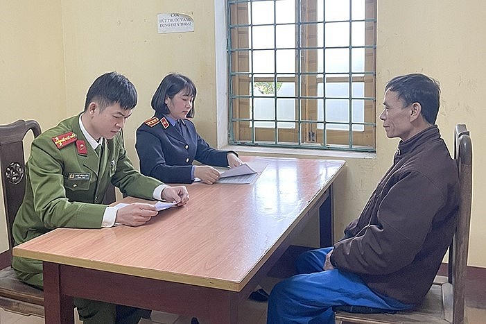 Vì mâu thuẫn đất đai nên Cửu đã đâm trọng thương em vợ rồi bỏ trốn