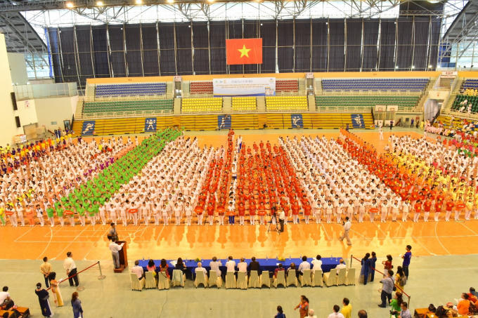 Gần 3.000 đại biểu từ Hội Người Cao Tuổi TP Hồ Chí Minh nhiệt tình tham gia giải thi đấu.
