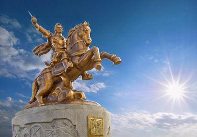 Tượng đài Hoàng đế Quang Trung tại TP Quy Nhơn, tỉnh Bình Định. (Ảnh http://baochinhphu.vn/)