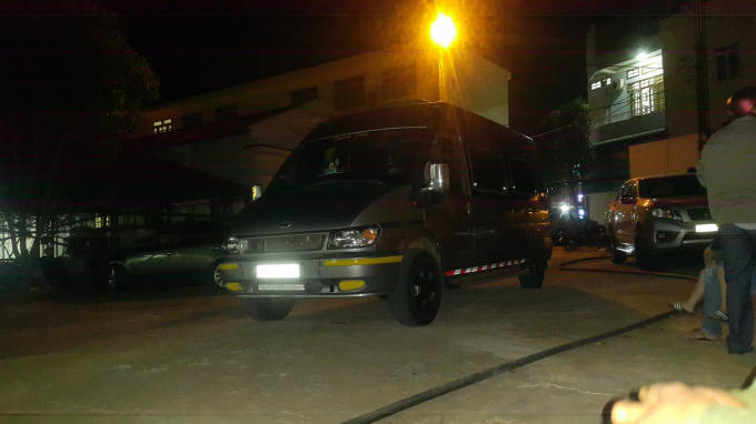 Chiếc xe khách hiệu For Transist 16 chỗ ngồi là chiếc xe bắt cháu bé lên và bỏ chạy về hướng Buôn Ma Thuột.