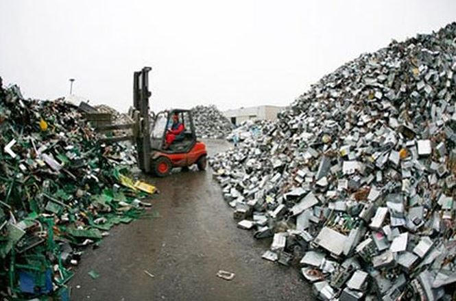 Hai Th&ocirc;ng tư li&ecirc;n quan đến quản l&yacute; nhập khẩu phế liệu của Bộ T&agrave;i nguy&ecirc;n v&agrave; M&ocirc;i trường đ&atilde; phải ngưng hiệu lực thi h&agrave;nh