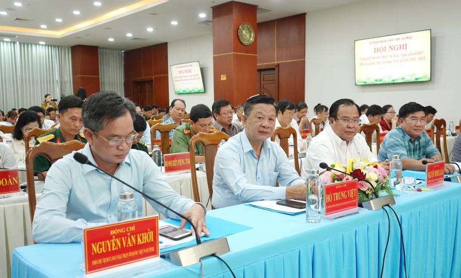 Đại biểu tham dự Hội nghị.