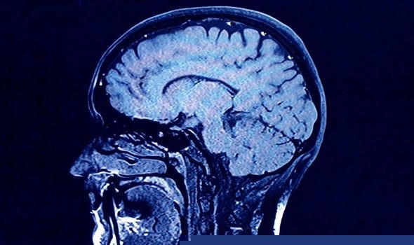 cac nha du hanh vu tru dang gap nguy hiem trong khong gian hinh anh 2