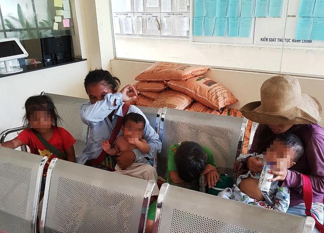 2 người phụ nữ và 4 trẻ em từng bị Ủy ban nhân dân phường An Phú đưa vào Trung tâm xã hội TPHCM vào cuối tháng 5/2019. Tuy nhiên, sau đó nhóm này tiếp tục xuất hiện xin ăn tại nút giao thông trên xa lộ Hà Nội ngày 27/7.