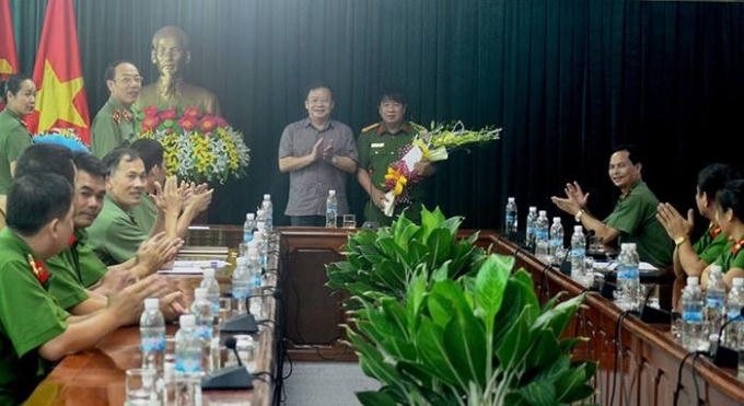 Điện Biên biểu dương các chiến sĩ  phá thành công chuyên án 716D, thu giữ 21 bánh heroin. (Ảnh: GOV Điện Biên)