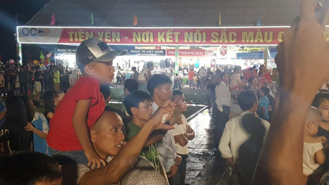 Biển người tấp nập tại lễ khai mạc “Tuần Văn hóa, Thể thao các dân tộc vùng Đông Bắc tỉnh Quảng Ninh”