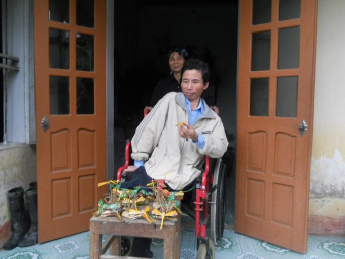 Nhờ có chuồn chuồn tre mà anh Hảo đã tìm được nhiều niềm vui trong cuộc sống