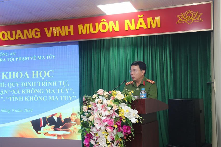 Đại tá Hoàng Quốc Việt, Phó Cục trưởng Cục Cảnh sát điều tra tội phạm về ma túy chủ trì hội thảo. Ảnh: Cục C04