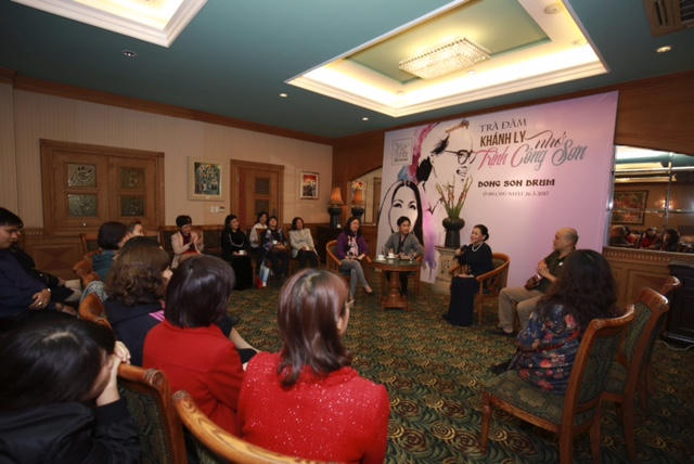 Buổi trà đàm giao lưu với ca sĩ Khánh Ly.