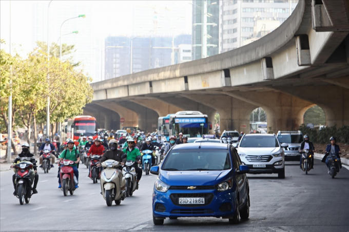 Việc mở rộng đường là giải pháp chống ùn tắc cấp thiết.