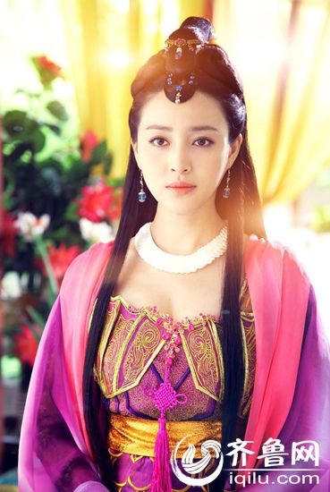 Người đẹp là một trong những mỹ nhân của dòng phim cổ trang được nhiều khán giả yêu mến.