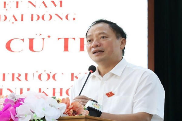 Ông Trần Quốc Văn, Phó Bí thư Tỉnh ủy, Chủ tịch HĐND tỉnh Hưng Yên phát biểu tại hội nghị.