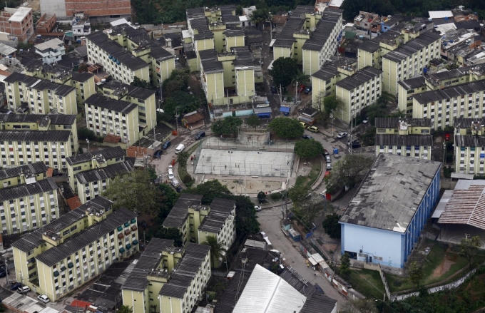 Phía Nam Rio là hàng loạt khu bất động sản có giá trị. (Ảnh: Reuters)