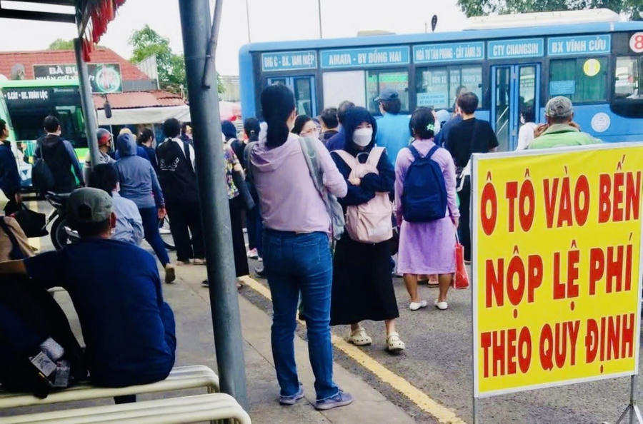 Tuyến buýt 150 ngưng qua Đồng Nai, khiến hàng ngàn người dân, công nhân và sinh viên ở Đồng Nai lúng túng trong việc đi lại