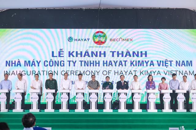 Thủ tướng dự Lễ khánh than Nhà máy Công ty TNHH Hayat Kimya Việt Nam.