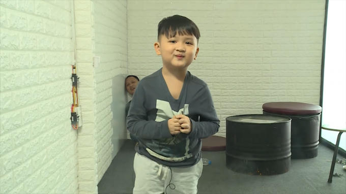 Dùng “mỹ nam kế” hòng thoát thân.