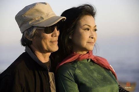 Với Khánh Ly - Mùa Xuân chính là người chồng rất mực yêu thương.