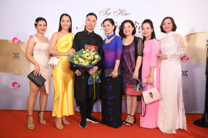 4E22DC04-AE70-4C09-9C42-5EA91BB73204.