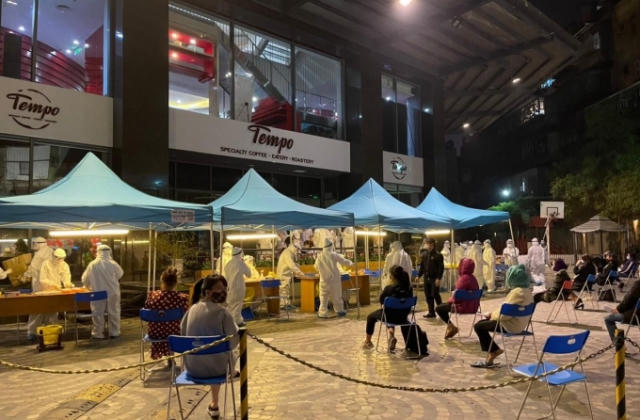 CDC Hà Nội thức trắng đêm xét nghiệm Covid-19 cho 1.700 công dân