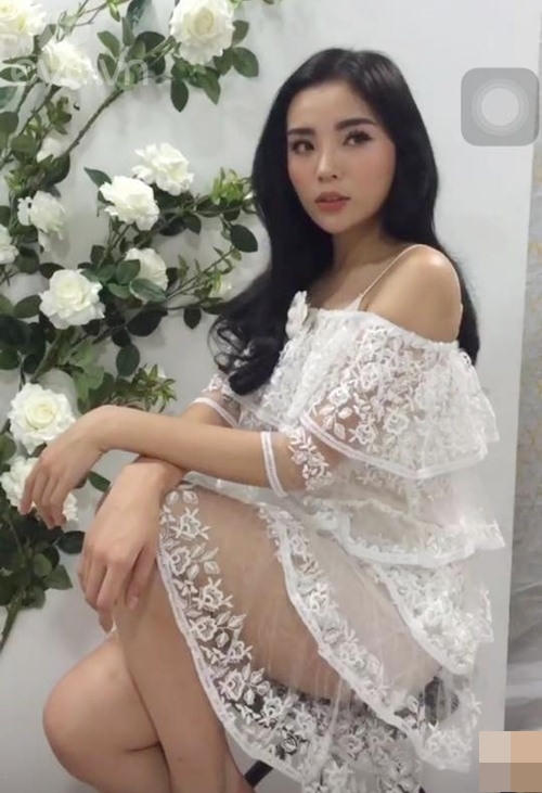 Sau khi hết nhiệm kỳ, Kỳ Duyên lại thoải mái trở về với công việc của mình, cô liên tục up ảnh cập nhật hoạt động của mình.