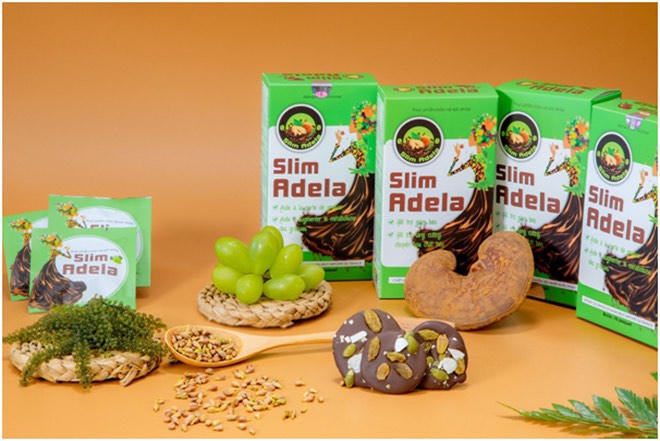 Sản phẩm giảm cân được lấy mẫu mang đi kiểm nghiệm.