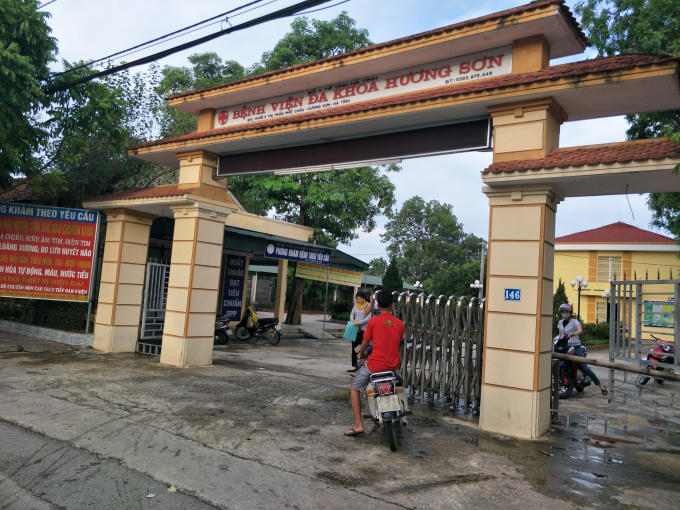 Bệnh viện Đa khoa Hương Sơn, nơi cấp cứu nạn nhân.