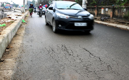 Đường Đông Hải dài hơn 1,3 km có tổng mức đầu tư gần 14 tỷ đồng. Ảnh: Giang Chinh