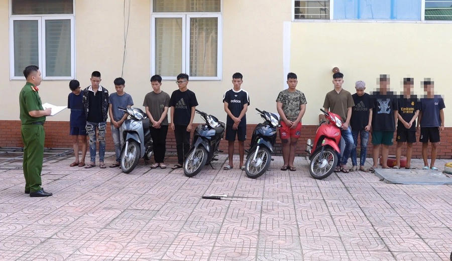 Khởi tố, bắt tạm giam 8 đối tượng gây rối trật tự công cộng - Ảnh Công an Nghệ An.