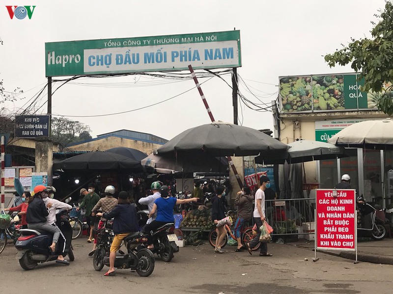 anh: nguoi ha noi binh tinh trong nhung ngay