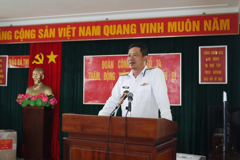 Đại tá Ngô Đình Xuyên - Phó Tham mưu trưởng Quân chủng Hải quân – Trưởng đoàn công tác.