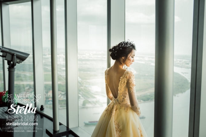 View từ tòa nhà Bitexco nhìn xuống dòng sông Sài Gòn