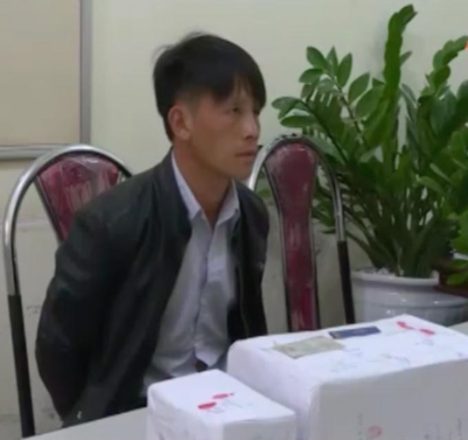Đối tượng Tếnh Lao Dia tại cơ quan điều tra.