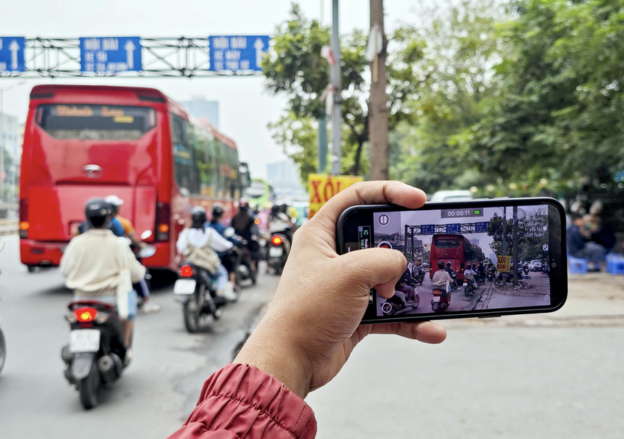 Bộ Công an đề xuất hỗ trợ đến 5 triệu đồng đối với người phản ánh vi phạm giao thông.