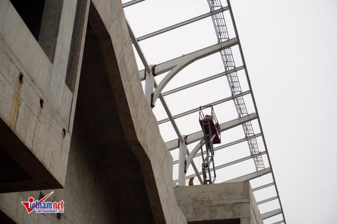 Lắp đặt hệ thống mái che tại nhà ga khu vực Nhổn