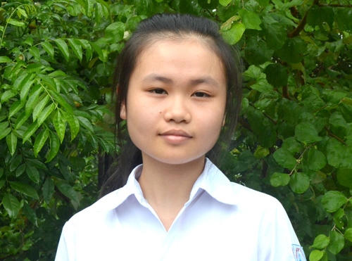 Em Lương Hoàng Tú Anh, dân tộc Nùng, lớp 12 chuyên Anh, Trường THPT Chuyên Tuyên Quang. Ảnh: Báo Tuyên Quang