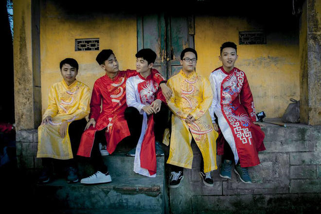 Quảng Ng&atilde;i: Học sinh bức x&uacute;c với bộ ảnh kỉ yếu xấu hơn chụp bằng điện thoại