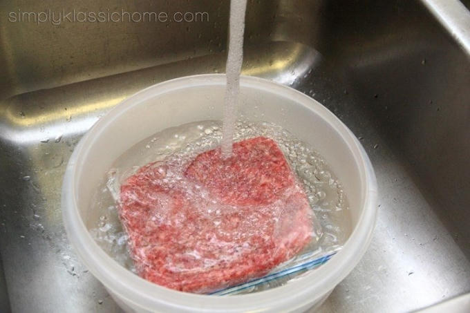 Sai lầm dễ mắc sẽ biến thịt th&agrave;nh ổ vi khuẩn