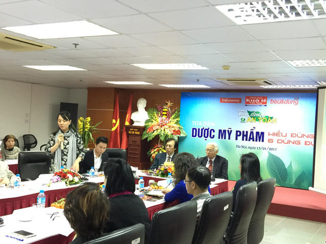 Quang cảnh buổi tọa đàm.