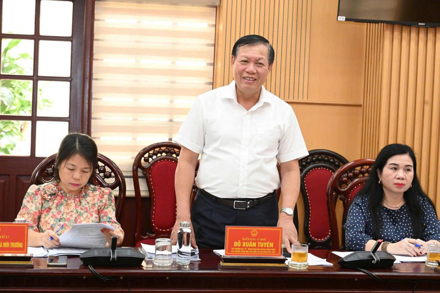 Ông Đỗ Xuân Tuyên, Thứ trưởng Bộ Y tế, Ủy viên Ban Chỉ đạo Trung ương các Chương trình mục tiêu quốc gia phát biểu kết luận buổi làm việc.