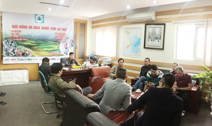 Ban tổ chức đang bàn bạc, trao đổi về giải đấu.