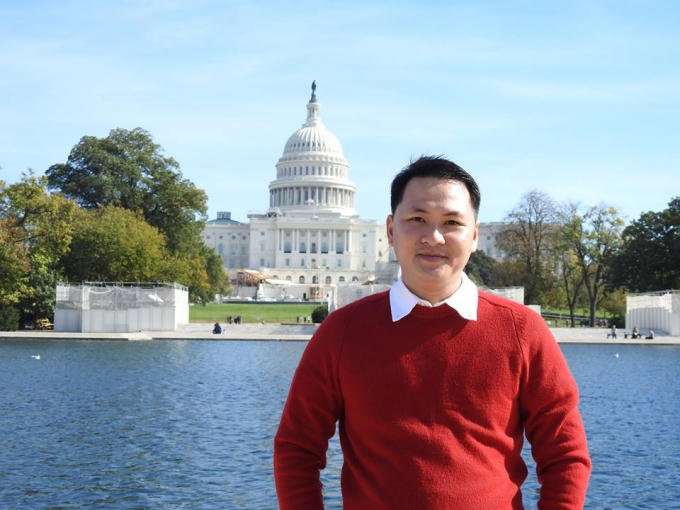 Bố tôi rất hay, luôn phân định rất rõ ràng: "Đây là nhà của bố nhé, đây là xe của bố nhé. Và con đang... ở nhờ và đi nhờ. Không hài lòng hả, quyền đi bộ... luôn thuộc về con".