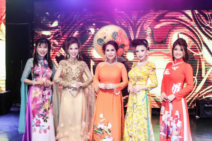 Cát Tường đăng quang cuộc thi Hoa hậu Phu Nhân Nhân Ái tại Thái Lan