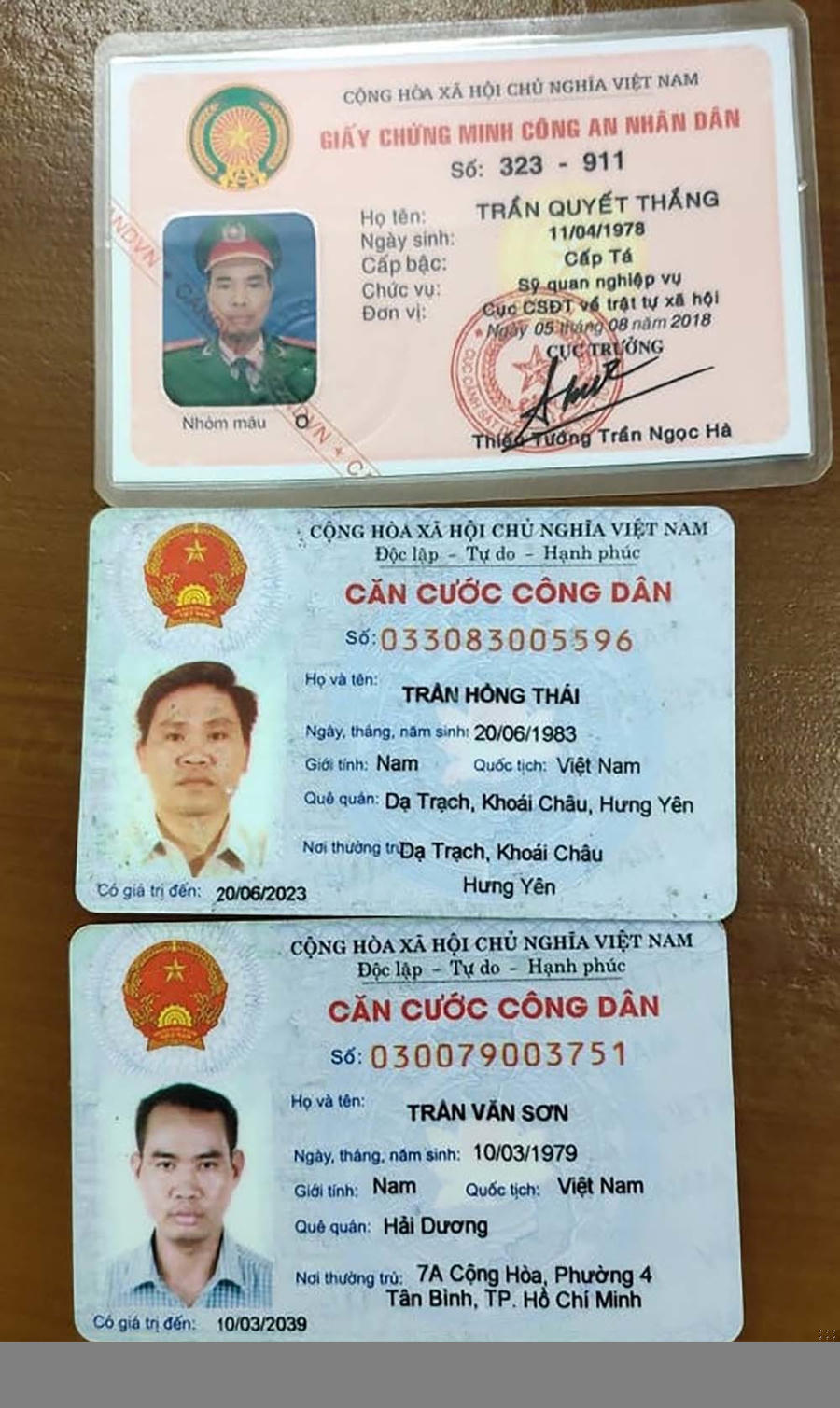 Giấy tờ thu giữ của hai đối tượng