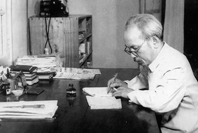 Trong Bản di chúc lịch sử của Chủ tịch Hồ Chí Minh, lời căn dặn đầu tiên của Người là nói về Đảng. (Ảnh: Tư liệu)
