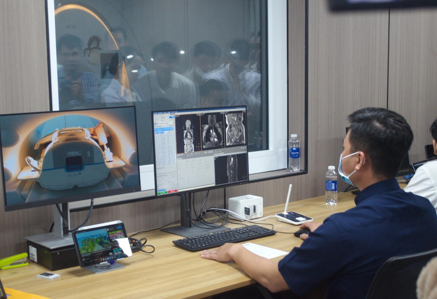 Chụp cộng hưởng từ MRI cho thấy hình ảnh rõ nét bên trong cơ thể, giúp Bác sỹ chuẩn đoán chính xác thể trạng bệnh nhân.